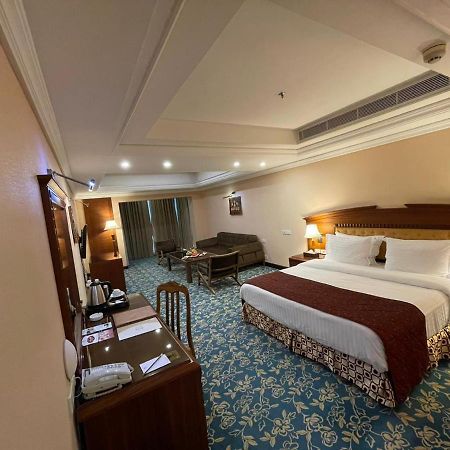 Basra International Hotel Esterno foto