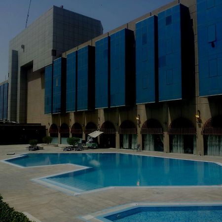 Basra International Hotel Esterno foto