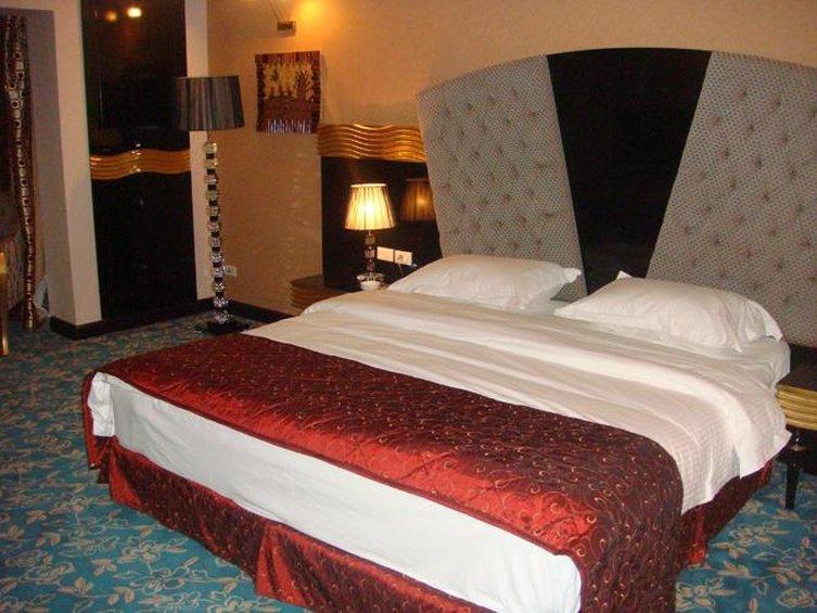 Basra International Hotel Esterno foto