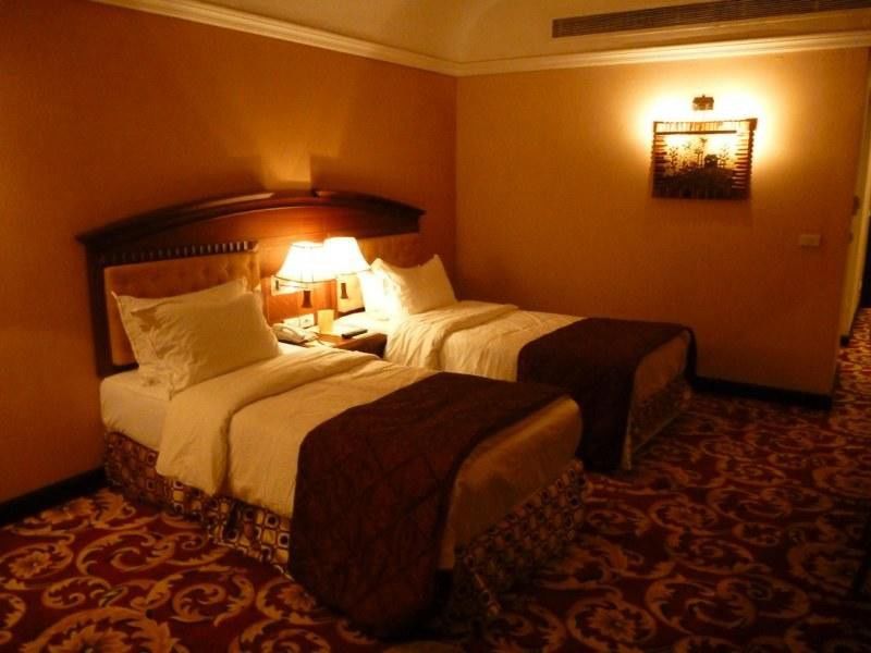 Basra International Hotel Esterno foto