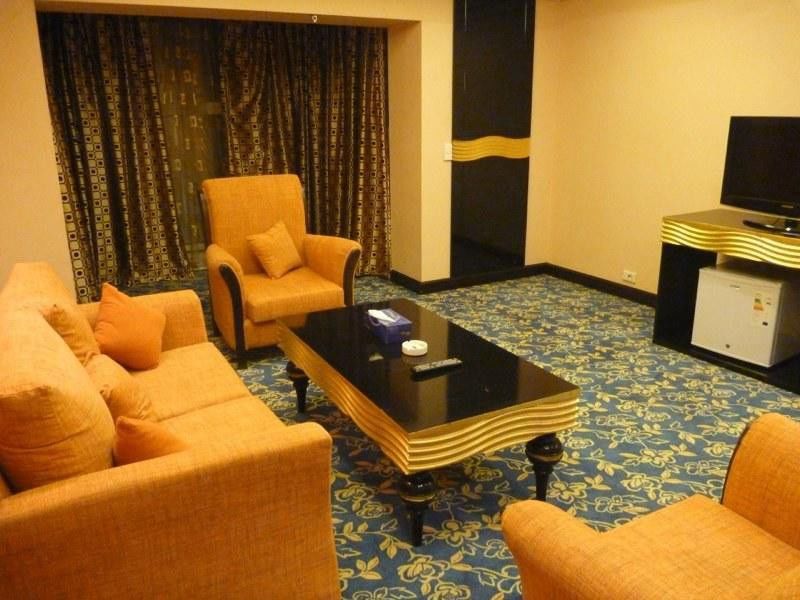 Basra International Hotel Esterno foto