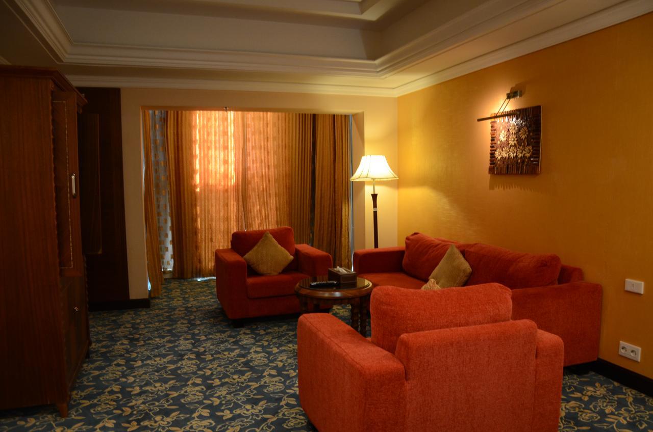 Basra International Hotel Esterno foto