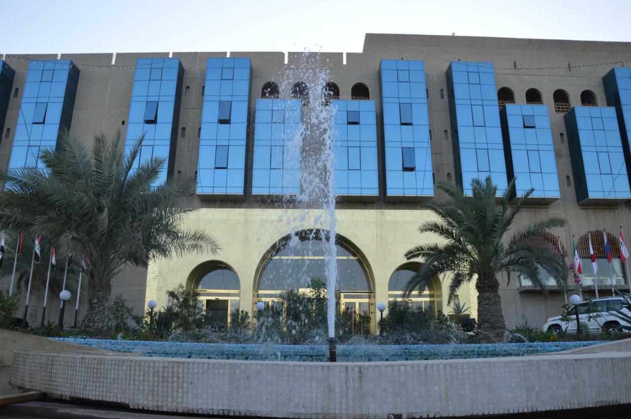 Basra International Hotel Esterno foto
